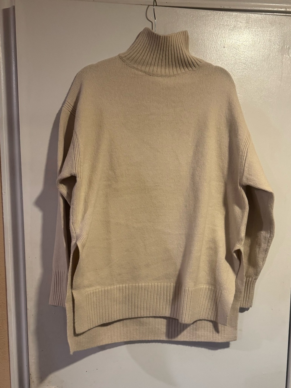New with tags H&M oversized turtleneck sweater in a beautiful soft cream/oatmeal